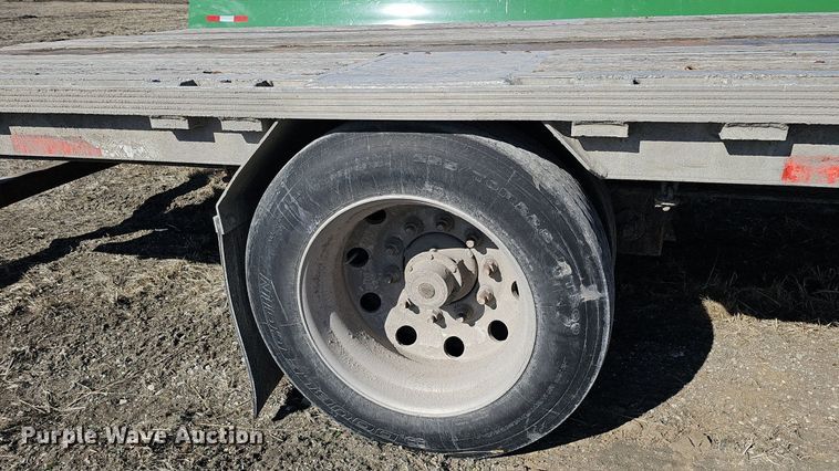 image for item DK0594 2005 Reinke Manufacturing drop deck trailer