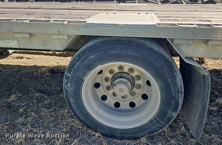 image for item DK0594 2005 Reinke Manufacturing drop deck trailer