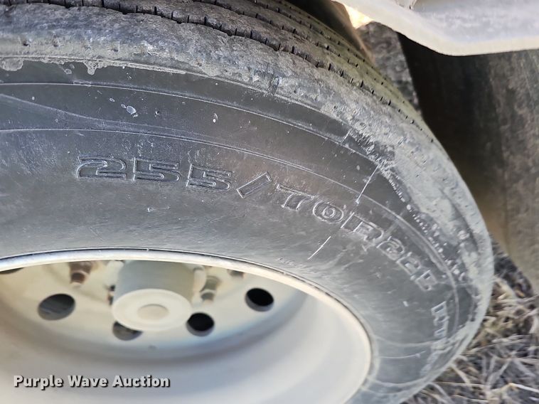 image for item DK0594 2005 Reinke Manufacturing drop deck trailer