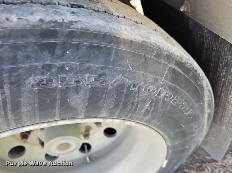 image for item DK0594 2005 Reinke Manufacturing drop deck trailer