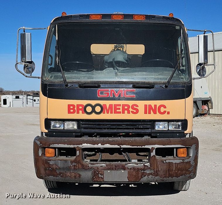 image for item DK0595 2004 GMC T7500 street sweeper truck