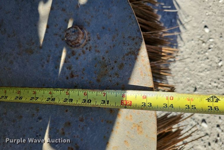 image for item DK0595 2004 GMC T7500 street sweeper truck