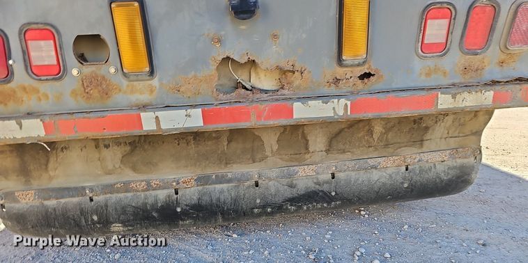 image for item DK0595 2004 GMC T7500 street sweeper truck