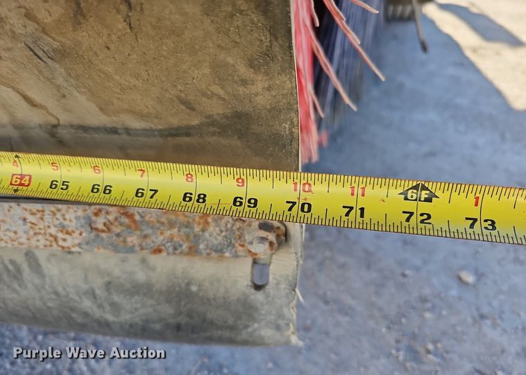 image for item DK0595 2004 GMC T7500 street sweeper truck