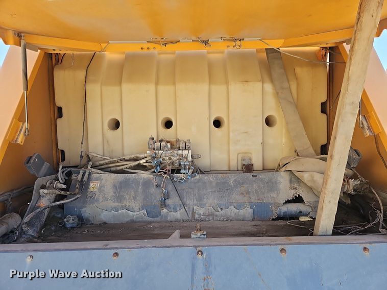 image for item DK0595 2004 GMC T7500 street sweeper truck