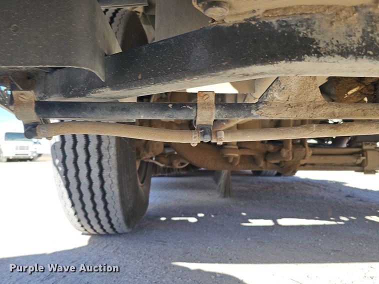 image for item DK0595 2004 GMC T7500 street sweeper truck