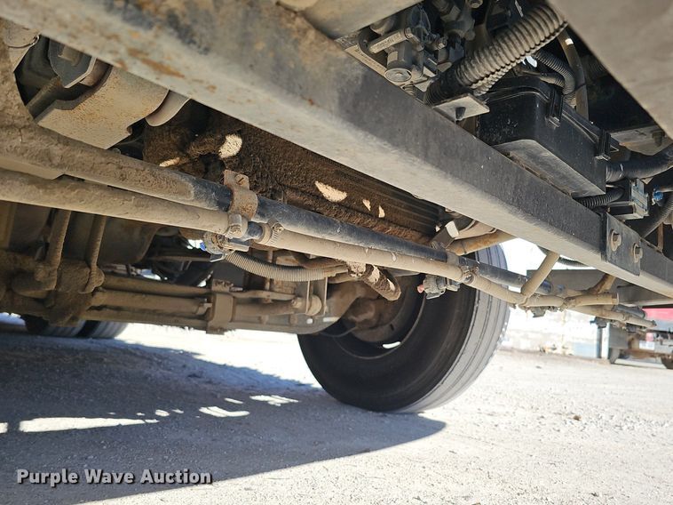 image for item DK0595 2004 GMC T7500 street sweeper truck