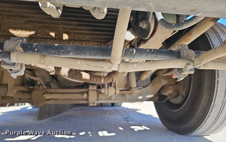 image for item DK0595 2004 GMC T7500 street sweeper truck