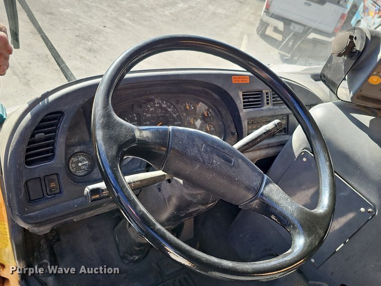 image for item DK0595 2004 GMC T7500 street sweeper truck