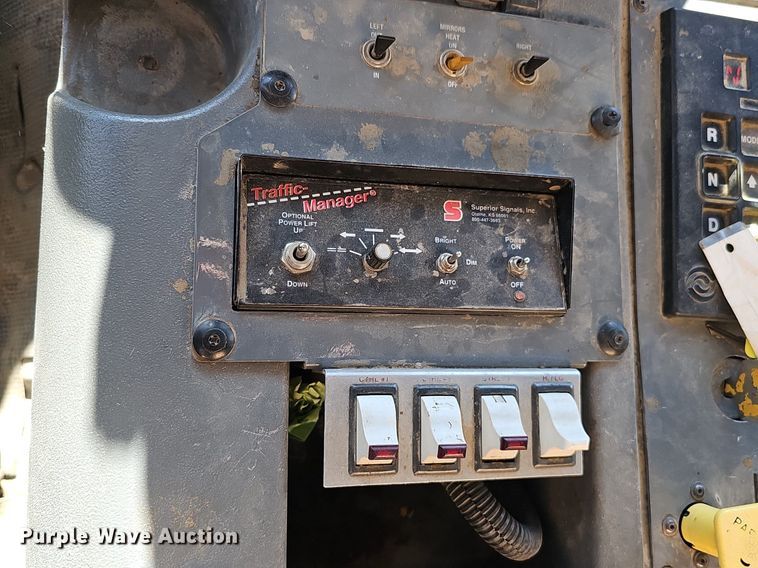 image for item DK0595 2004 GMC T7500 street sweeper truck