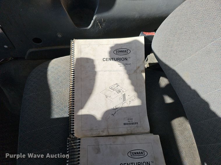 image for item DK0595 2004 GMC T7500 street sweeper truck