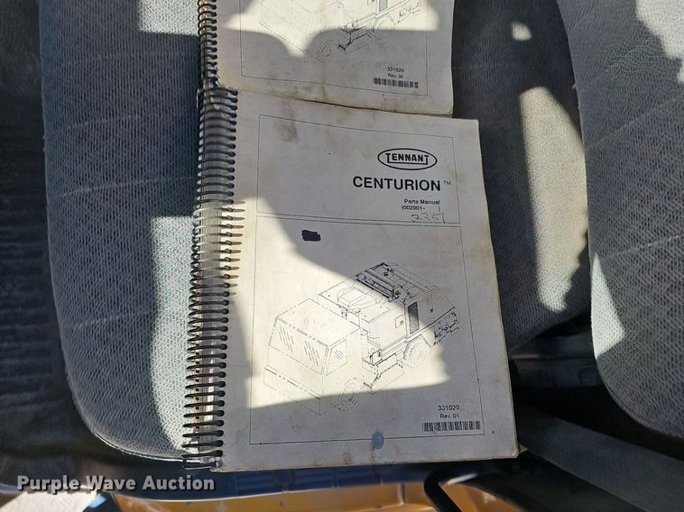 image for item DK0595 2004 GMC T7500 street sweeper truck