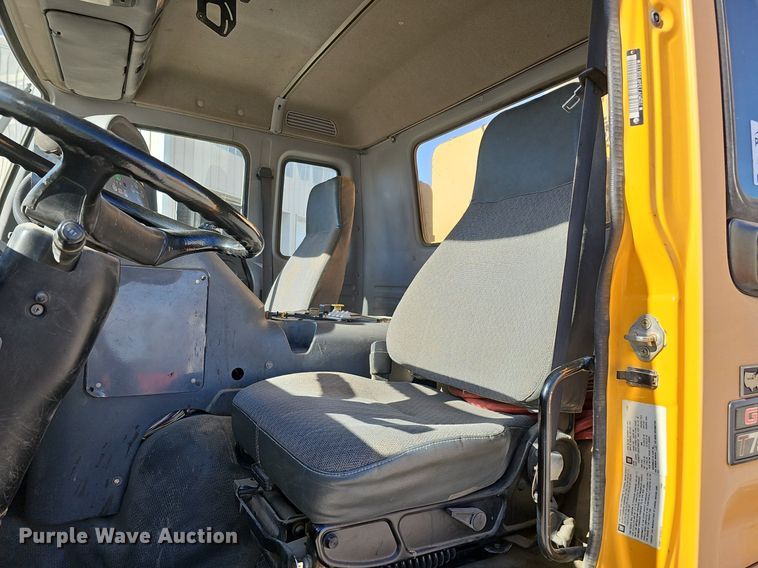 image for item DK0595 2004 GMC T7500 street sweeper truck