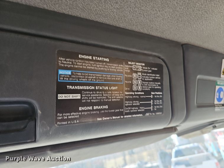 image for item DK0595 2004 GMC T7500 street sweeper truck