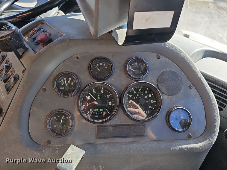 image for item DK0595 2004 GMC T7500 street sweeper truck