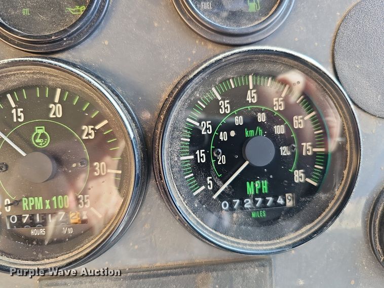 image for item DK0595 2004 GMC T7500 street sweeper truck