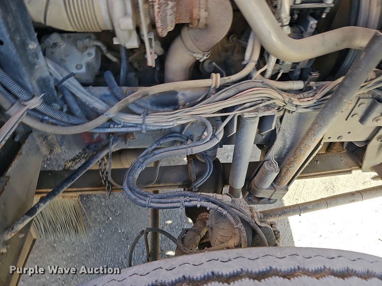 image for item DK0595 2004 GMC T7500 street sweeper truck