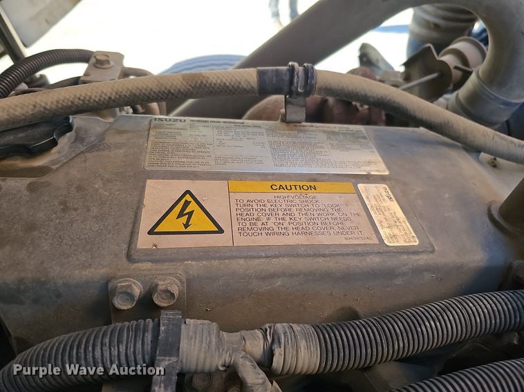 image for item DK0595 2004 GMC T7500 street sweeper truck