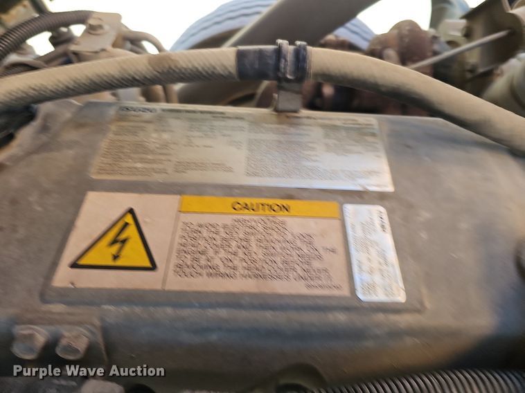 image for item DK0595 2004 GMC T7500 street sweeper truck