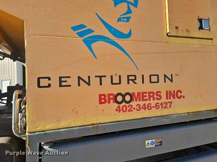 image for item DK0595 2004 GMC T7500 street sweeper truck