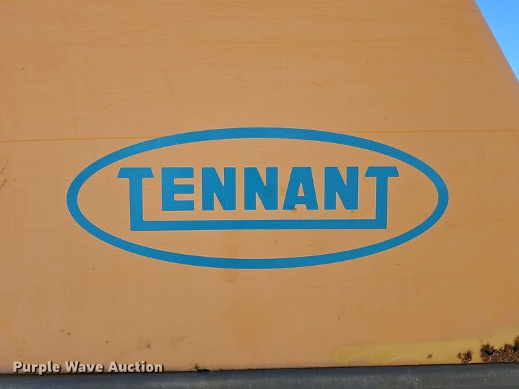 image for item DK0595 2004 GMC T7500 street sweeper truck