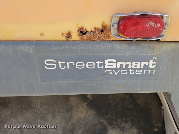 image for item DK0595 2004 GMC T7500 street sweeper truck