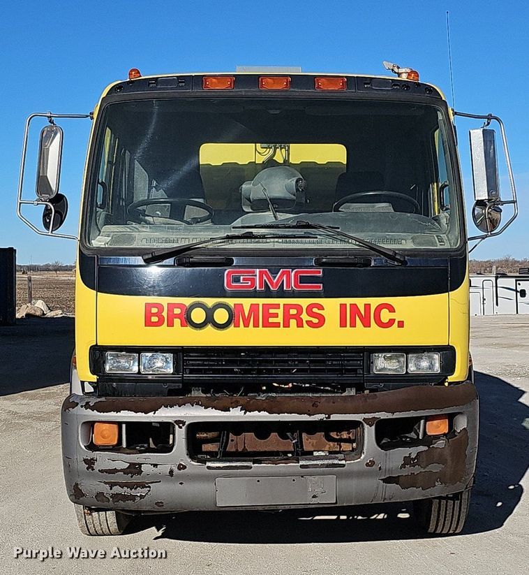 image for item DK0596 2004 GMC T7500 street sweeper truck