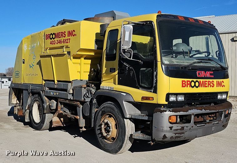 image for item DK0596 2004 GMC T7500 street sweeper truck