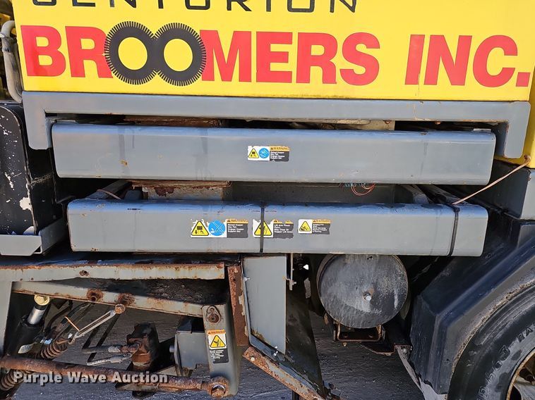 image for item DK0596 2004 GMC T7500 street sweeper truck