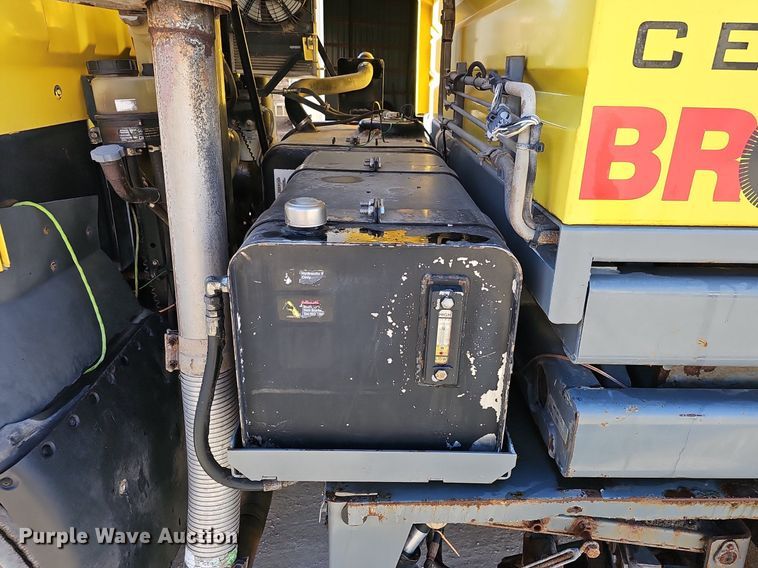 image for item DK0596 2004 GMC T7500 street sweeper truck