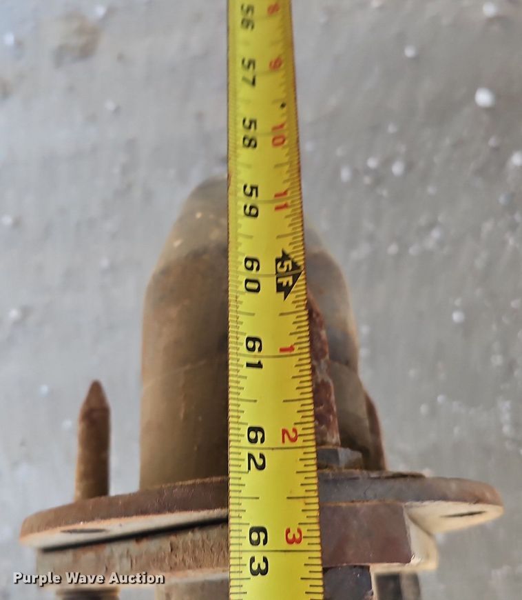 image for item DK0596 2004 GMC T7500 street sweeper truck