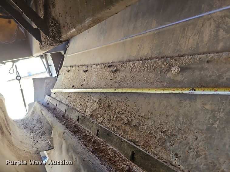 image for item DK0596 2004 GMC T7500 street sweeper truck