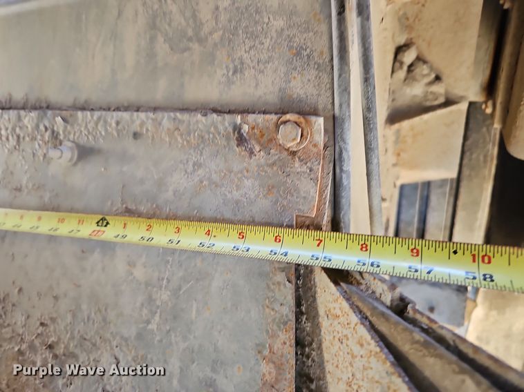 image for item DK0596 2004 GMC T7500 street sweeper truck