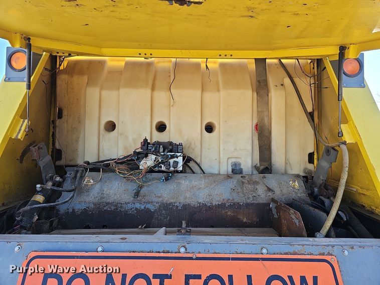 image for item DK0596 2004 GMC T7500 street sweeper truck