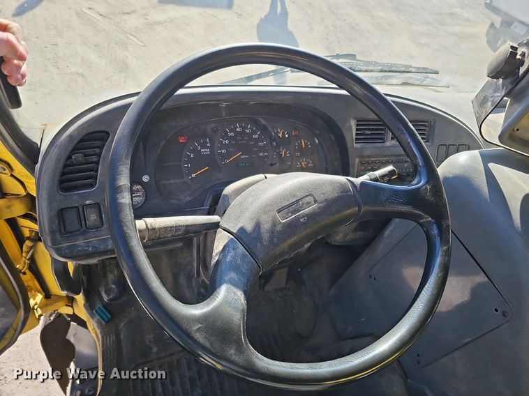 image for item DK0596 2004 GMC T7500 street sweeper truck