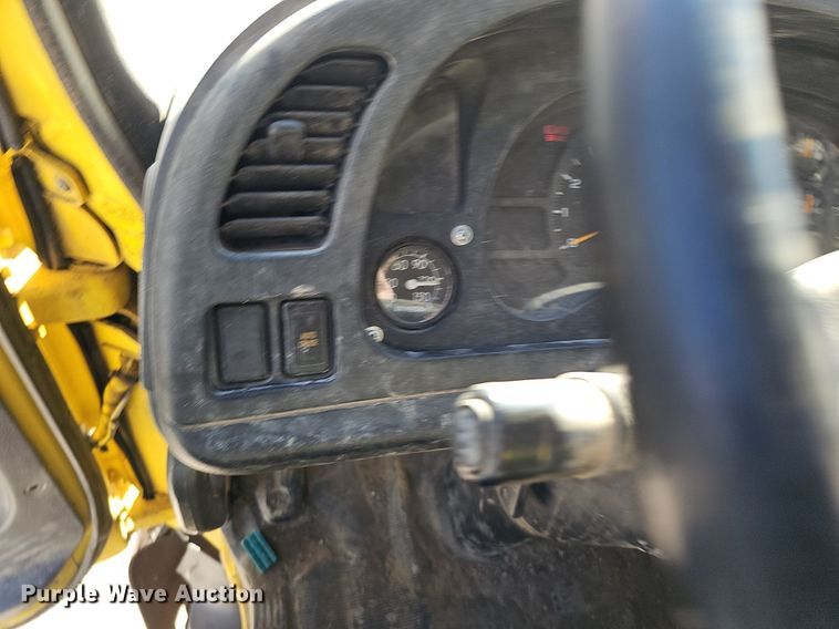 image for item DK0596 2004 GMC T7500 street sweeper truck