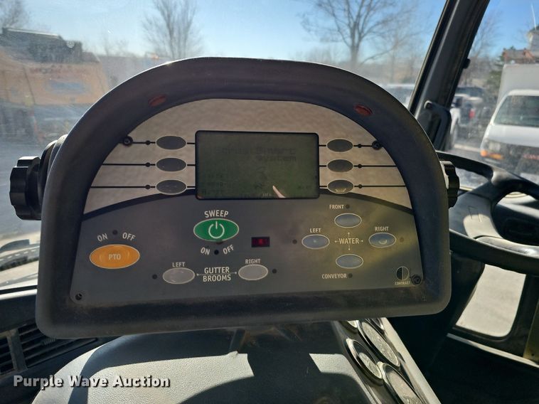 image for item DK0596 2004 GMC T7500 street sweeper truck