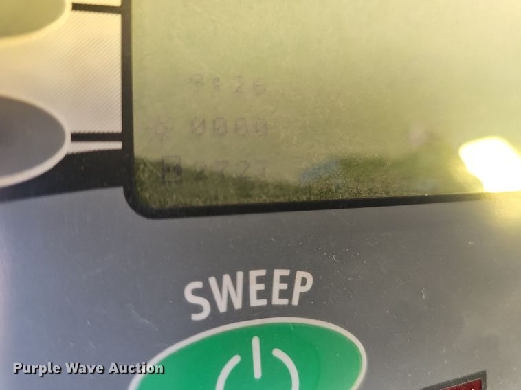 image for item DK0596 2004 GMC T7500 street sweeper truck