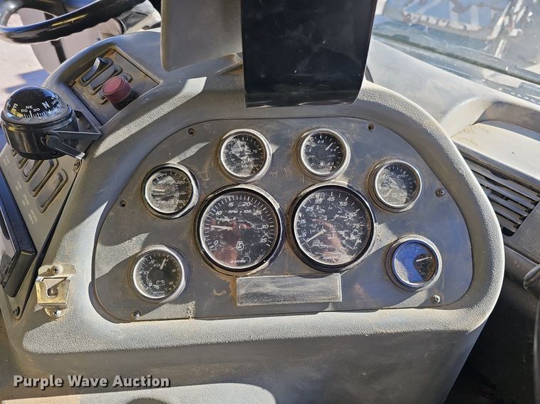 image for item DK0596 2004 GMC T7500 street sweeper truck