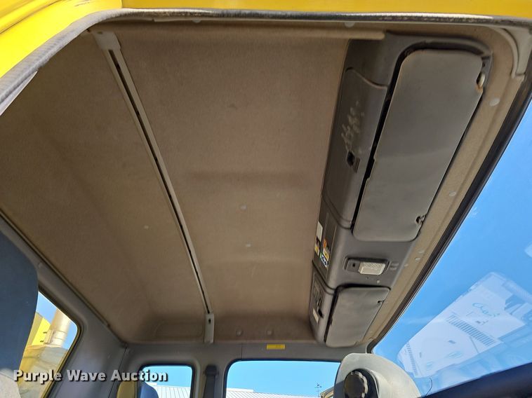 image for item DK0596 2004 GMC T7500 street sweeper truck