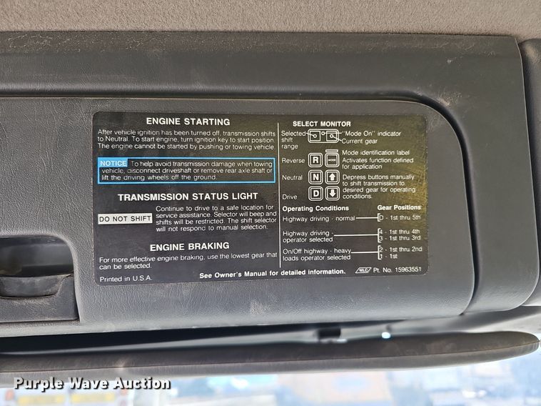 image for item DK0596 2004 GMC T7500 street sweeper truck