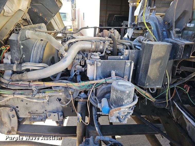 image for item DK0596 2004 GMC T7500 street sweeper truck