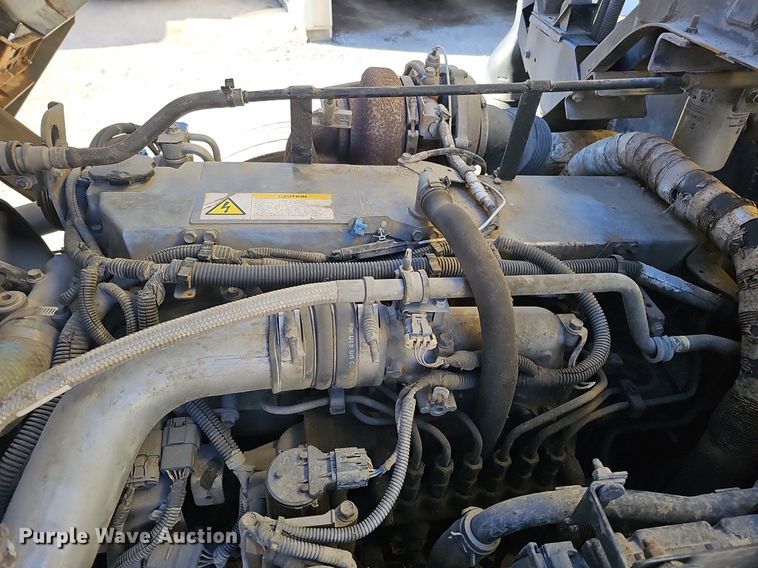 image for item DK0596 2004 GMC T7500 street sweeper truck