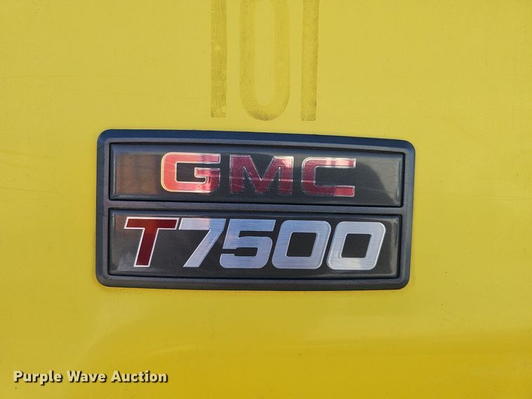 image for item DK0596 2004 GMC T7500 street sweeper truck