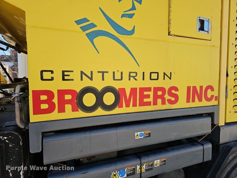 image for item DK0596 2004 GMC T7500 street sweeper truck