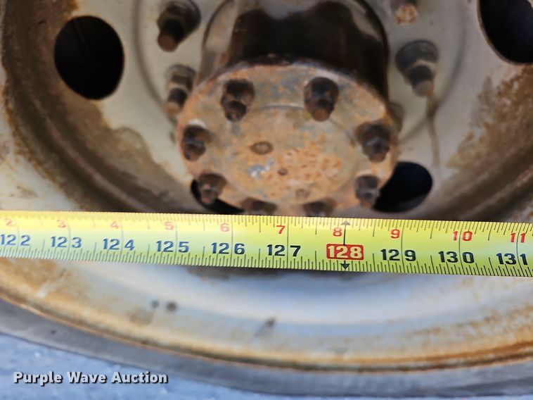 image for item DK0596 2004 GMC T7500 street sweeper truck