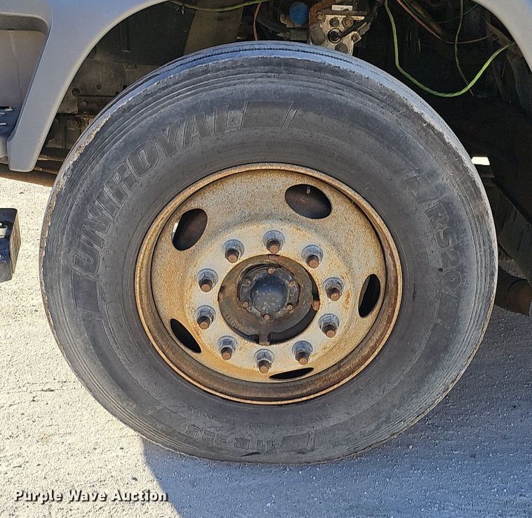 image for item DK0596 2004 GMC T7500 street sweeper truck