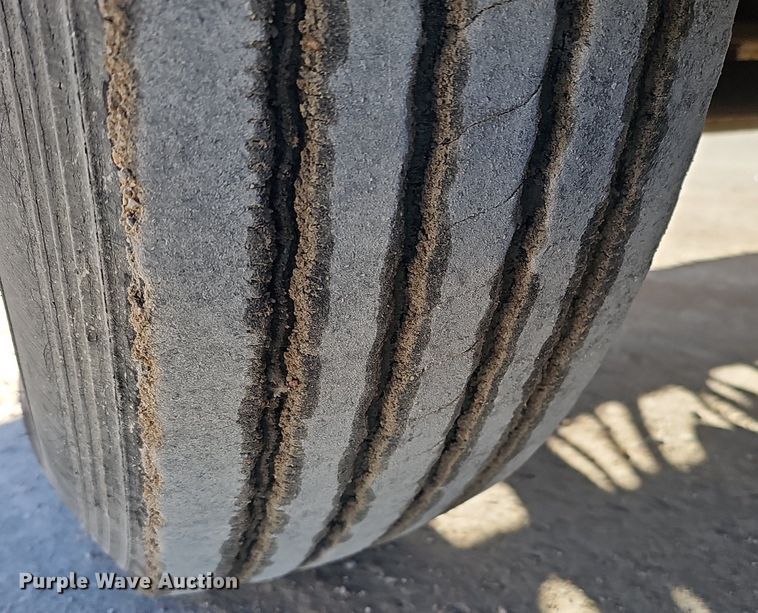 image for item DK0596 2004 GMC T7500 street sweeper truck