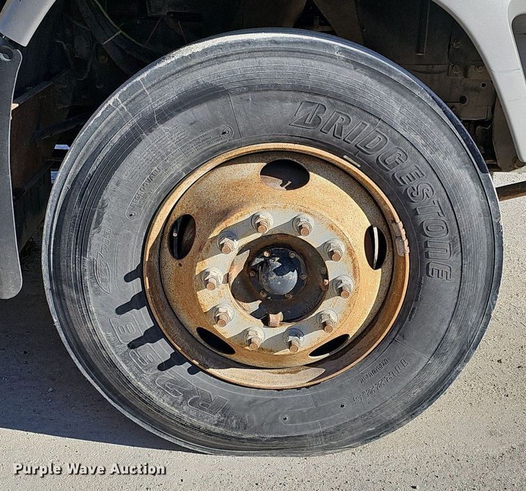 image for item DK0596 2004 GMC T7500 street sweeper truck