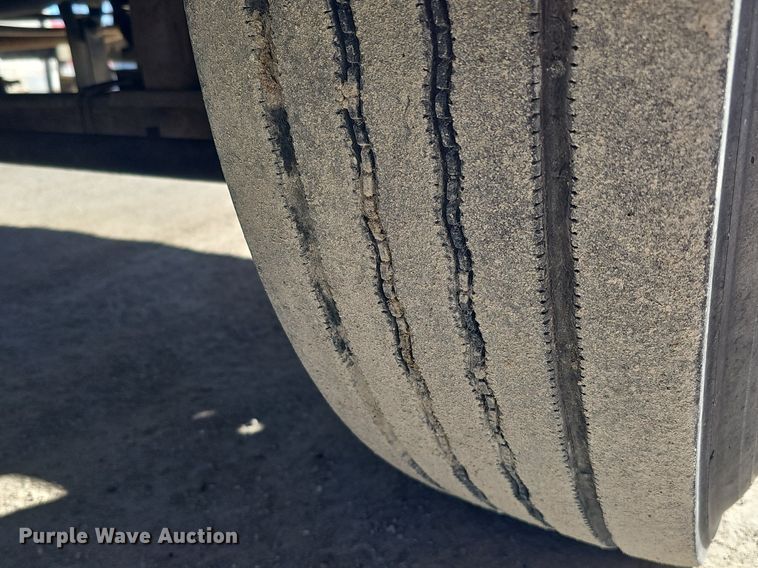 image for item DK0596 2004 GMC T7500 street sweeper truck